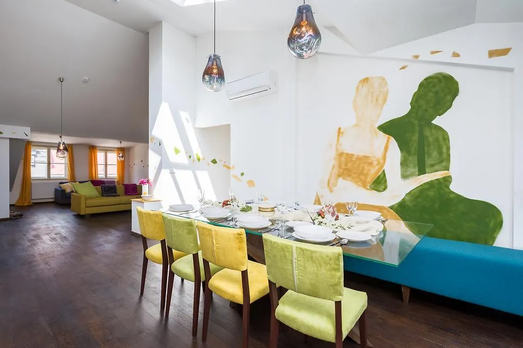 Empirent Mucha Apartments
